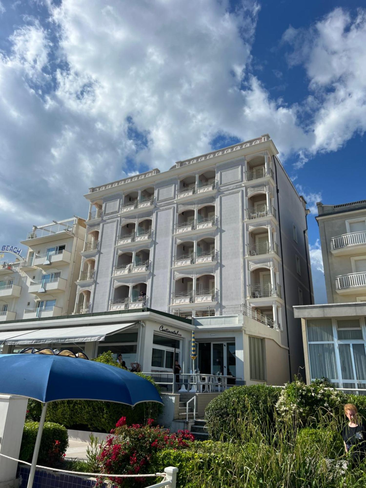 Hotel Continental Cattolica Bagian luar foto