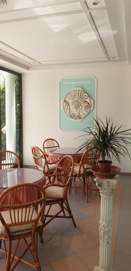 Hotel Continental Cattolica Bagian luar foto